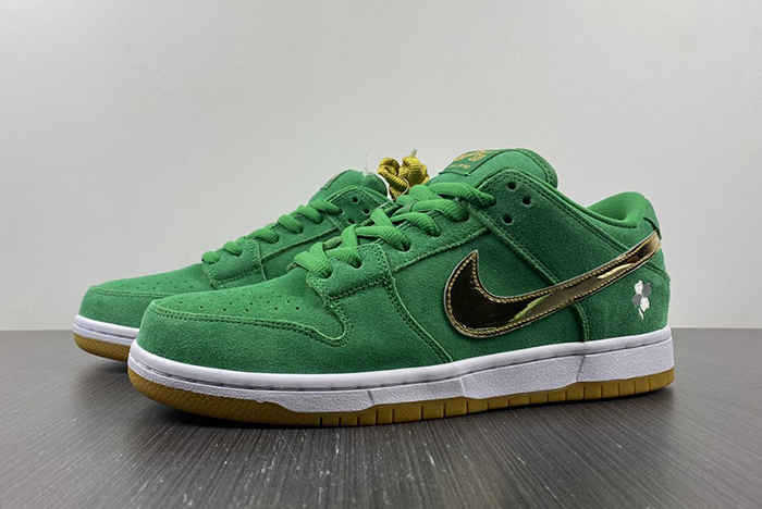 Nike SB Dunk Low  Lucky Green