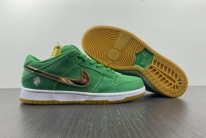 Nike SB Dunk Low  Lucky Green