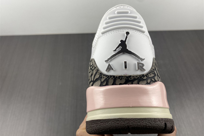 JORDAN 3 RETRO