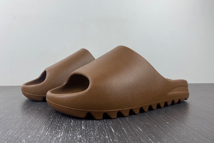 YEEZ SLIDE FZ5896