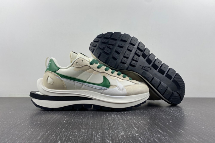 Sacai x VaporWaffle “Tour Yellow DD1875-102
