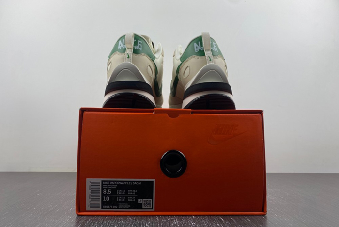 Sacai x VaporWaffle “Tour Yellow DD1875-102